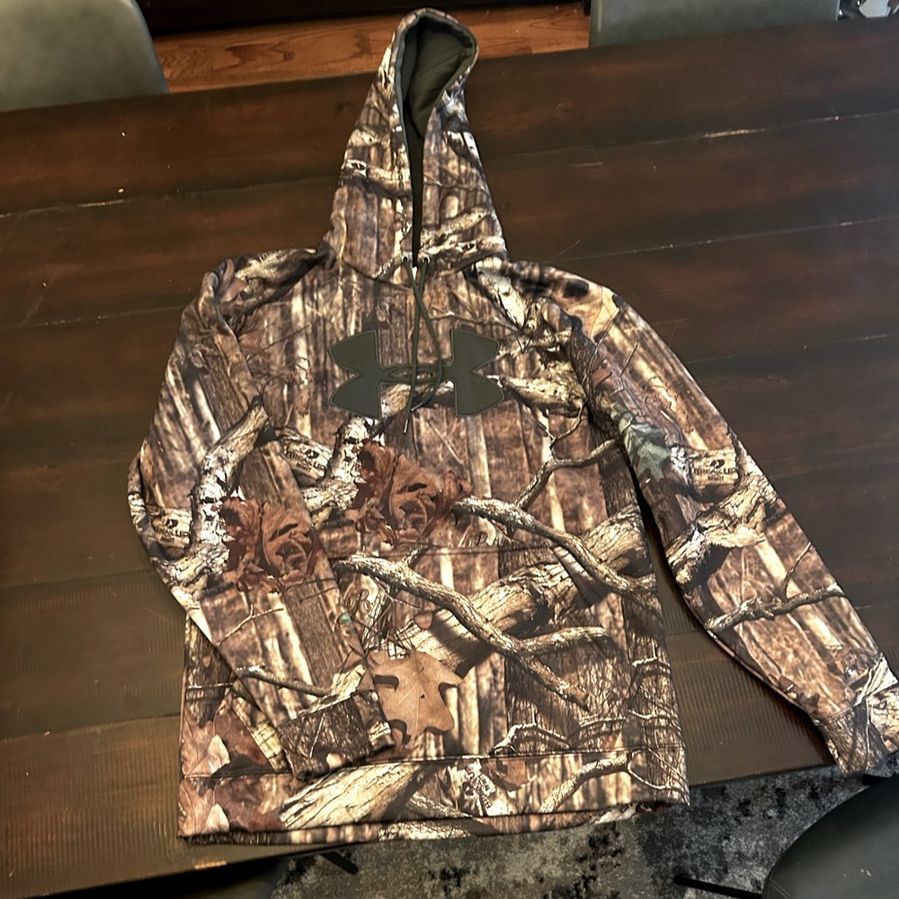 Under armor men’s medium camouflage hoodie